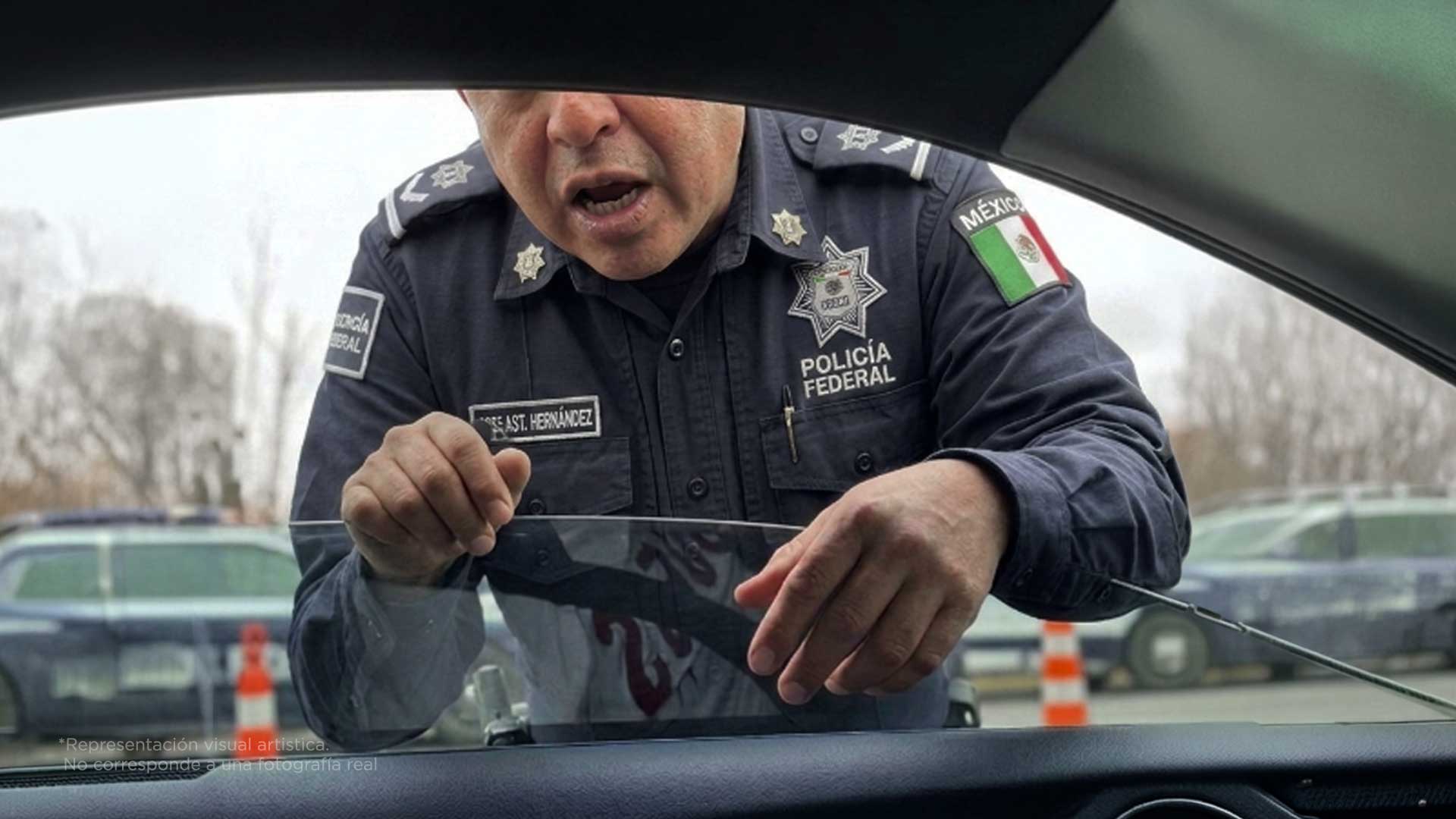 3 frases legales que debes decirle a un policía si te quiere revisar