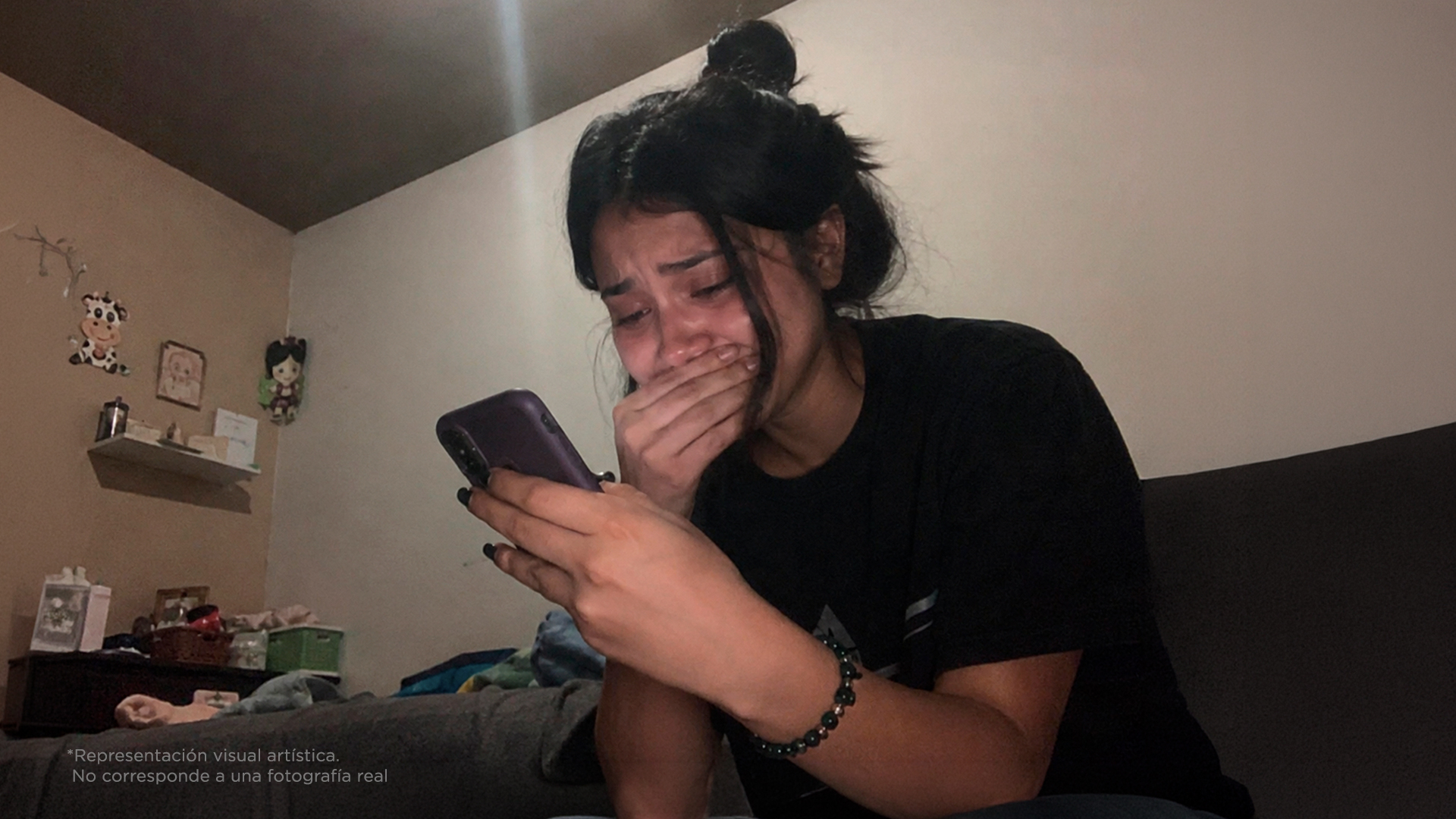 Si tu hija hace esto con su celular, la pueden estar manipulando